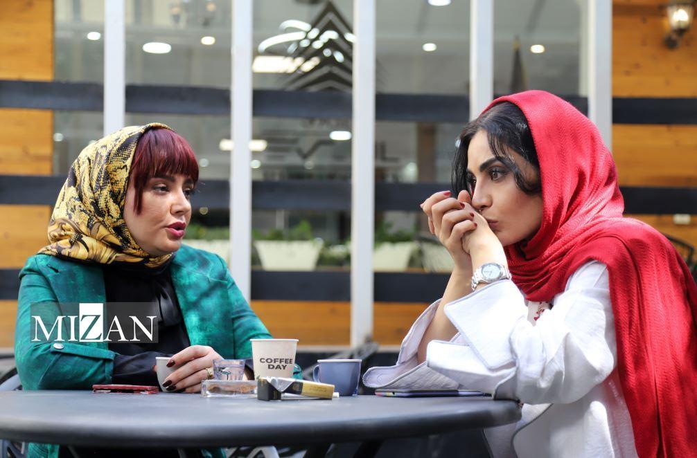 روز سرخ مقابل دوربین رفت