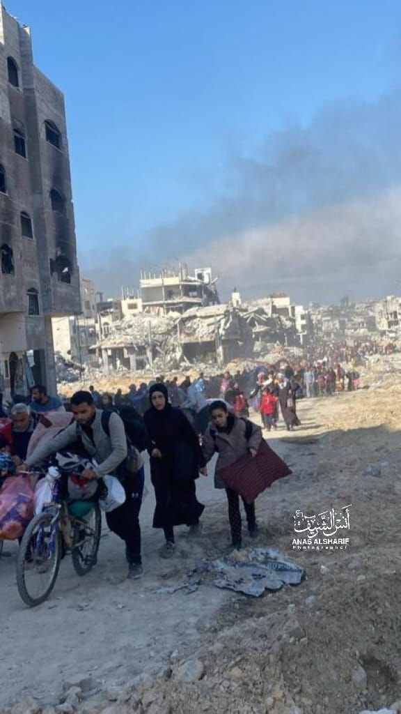 حمله رژیم صهیونیستی به بیمارستان کمالعدوان؛ چادرهای اسکان آوارگان به آتش کشیده شد حمله رژیم صهیونیستی به بیمارستان کمالعدوان؛ چادرهای اسکان آوارگان به آتش کشیده شد