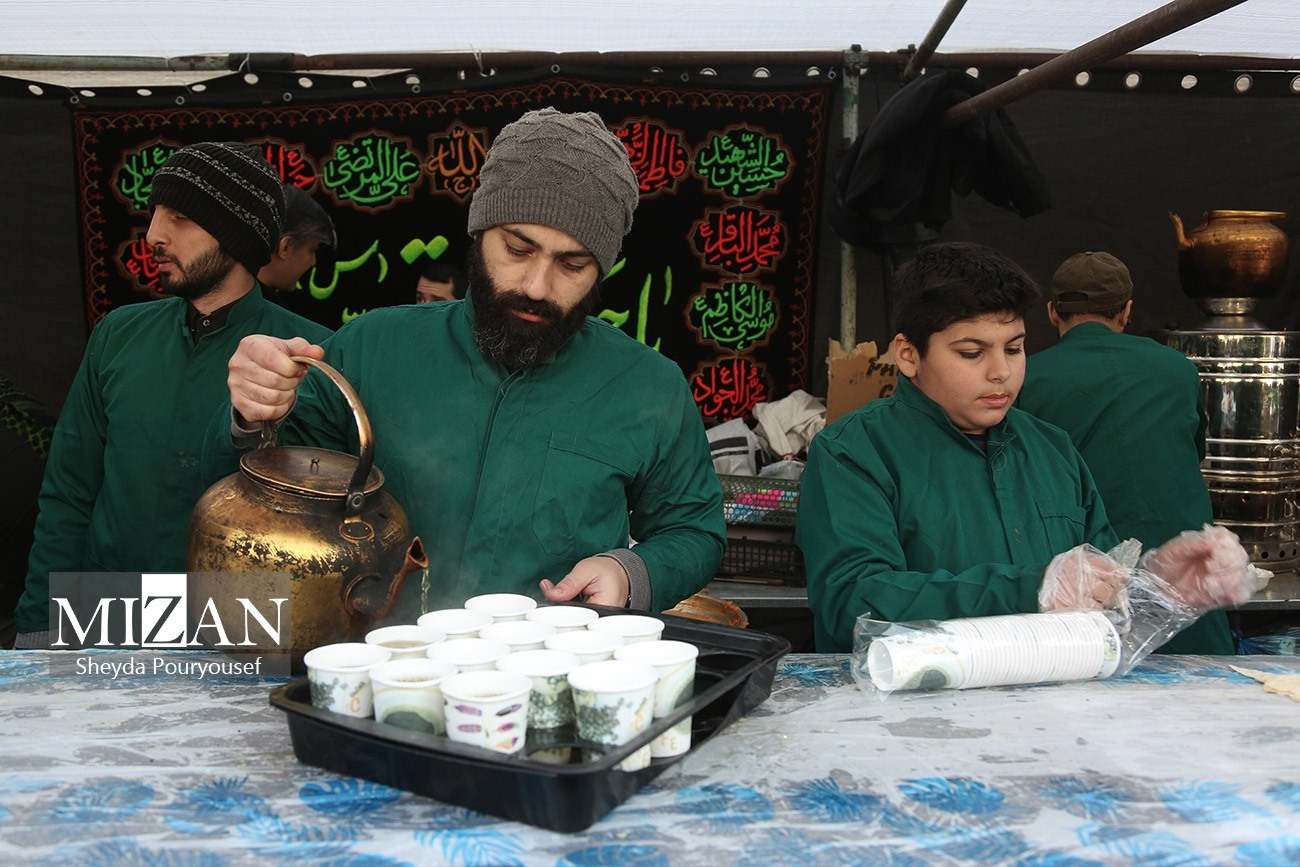 تشییع باشکوه پیکر ۳۰۰ شهید گمنام در سراسر کشور تشییع باشکوه پیکر ۳۰۰ شهید گمنام در سراسر کشور