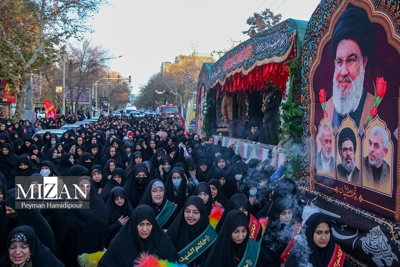 تشییع باشکوه پیکر ۳۰۰ شهید گمنام در سراسر کشور تشییع باشکوه پیکر ۳۰۰ شهید گمنام در سراسر کشور