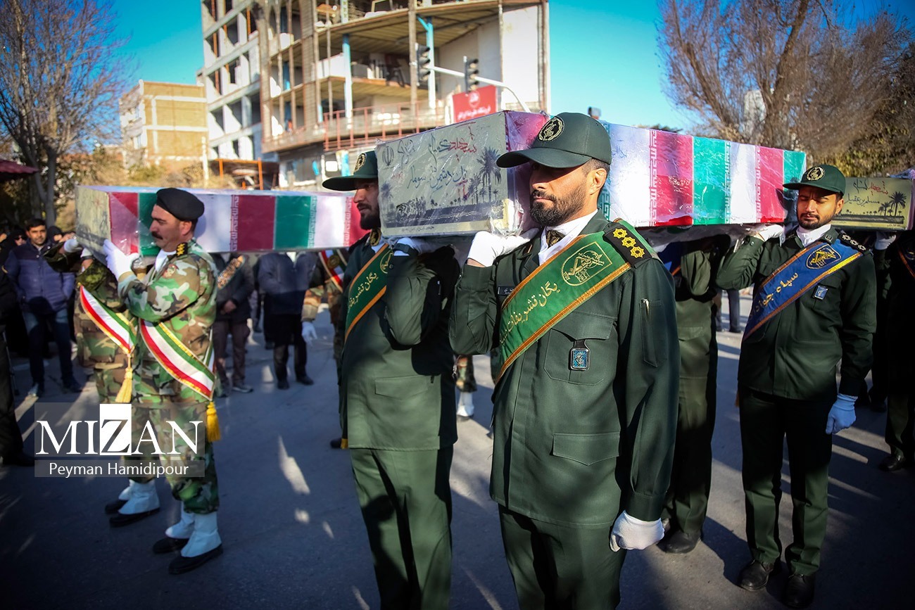 تشییع باشکوه پیکر ۳۰۰ شهید گمنام در سراسر کشور تشییع باشکوه پیکر ۳۰۰ شهید گمنام در سراسر کشور