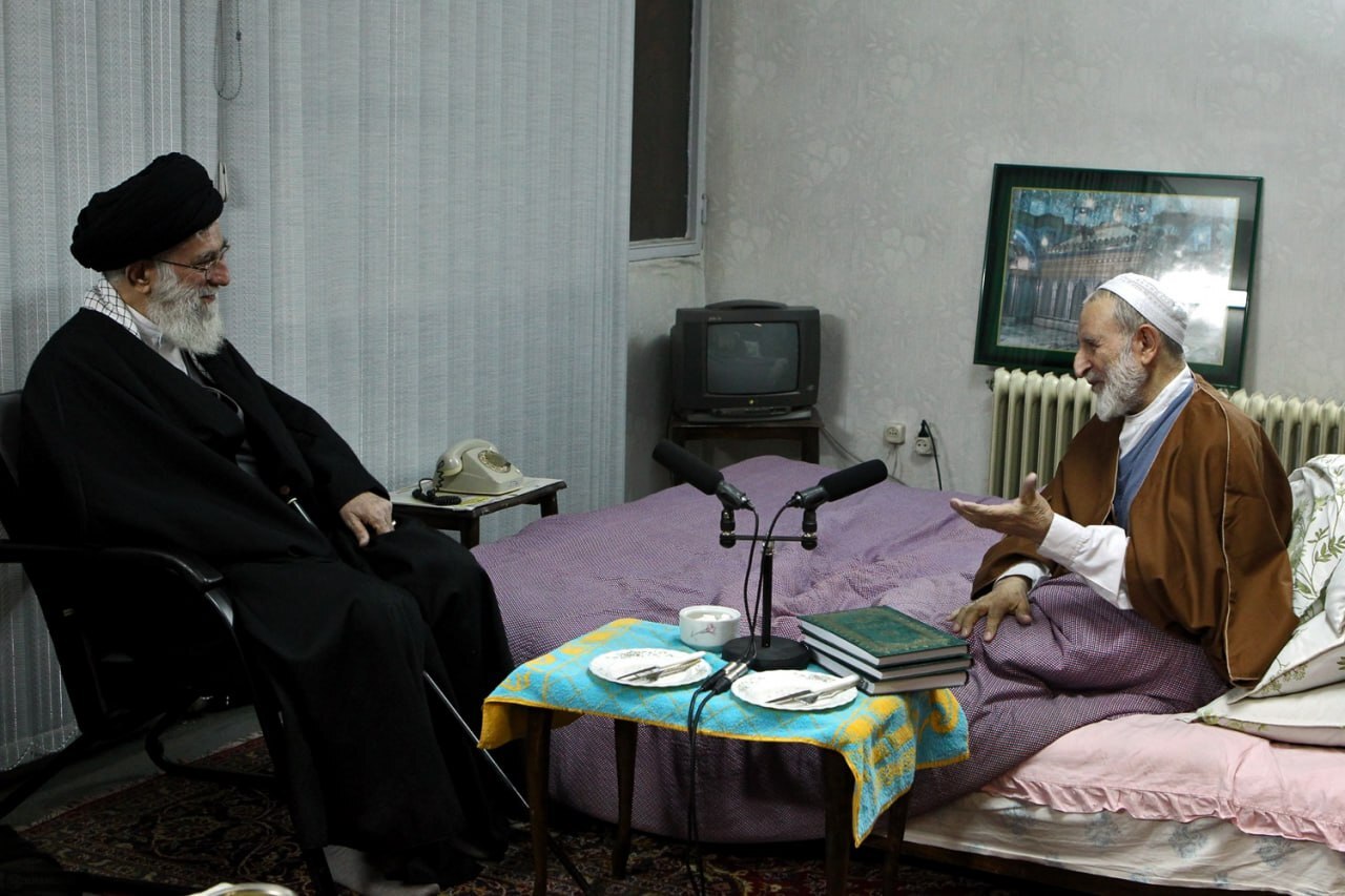 نگاهی به زندگی آیت‌الله محمد یزدی؛ شخصیت جامع و اثرگذار انقلاب اسلامی ایران