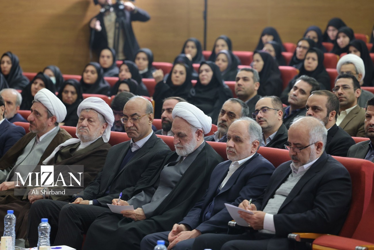 رئیس قوه قضاییه: حضور در جمع مردم و شنیدن مطالبات آنها از جمله اهداف اصلی سفر‌های استانی است/ تکریم ارباب رجوع از موضوعات بسیار حائز اهمیت در دستگاه قضایی است