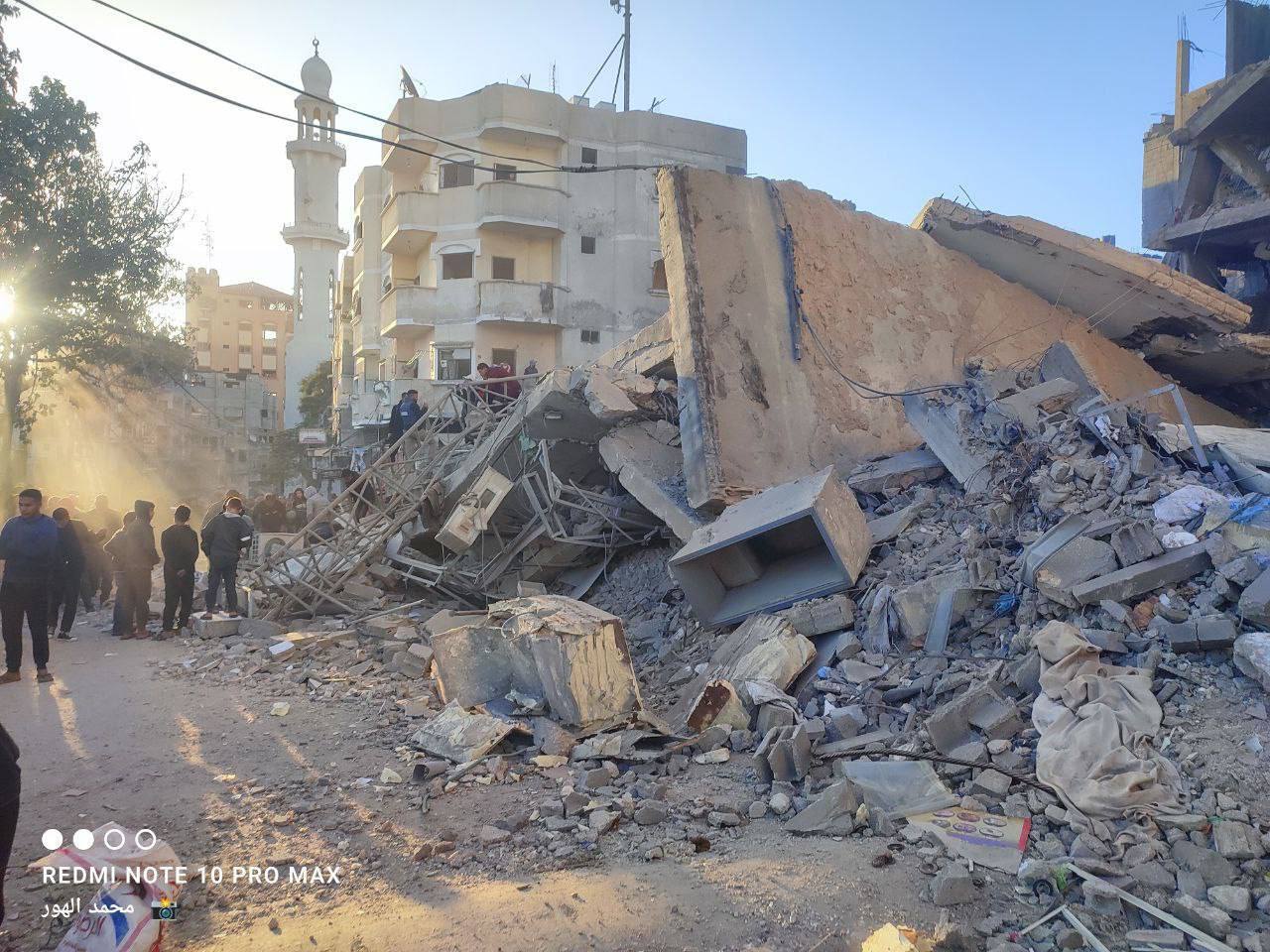 قتلعام رژیم صهیونیستی در اردوگاه النصیرات با دهها شهید و مجروح قتلعام رژیم صهیونیستی در اردوگاه النصیرات با دهها شهید و مجروح