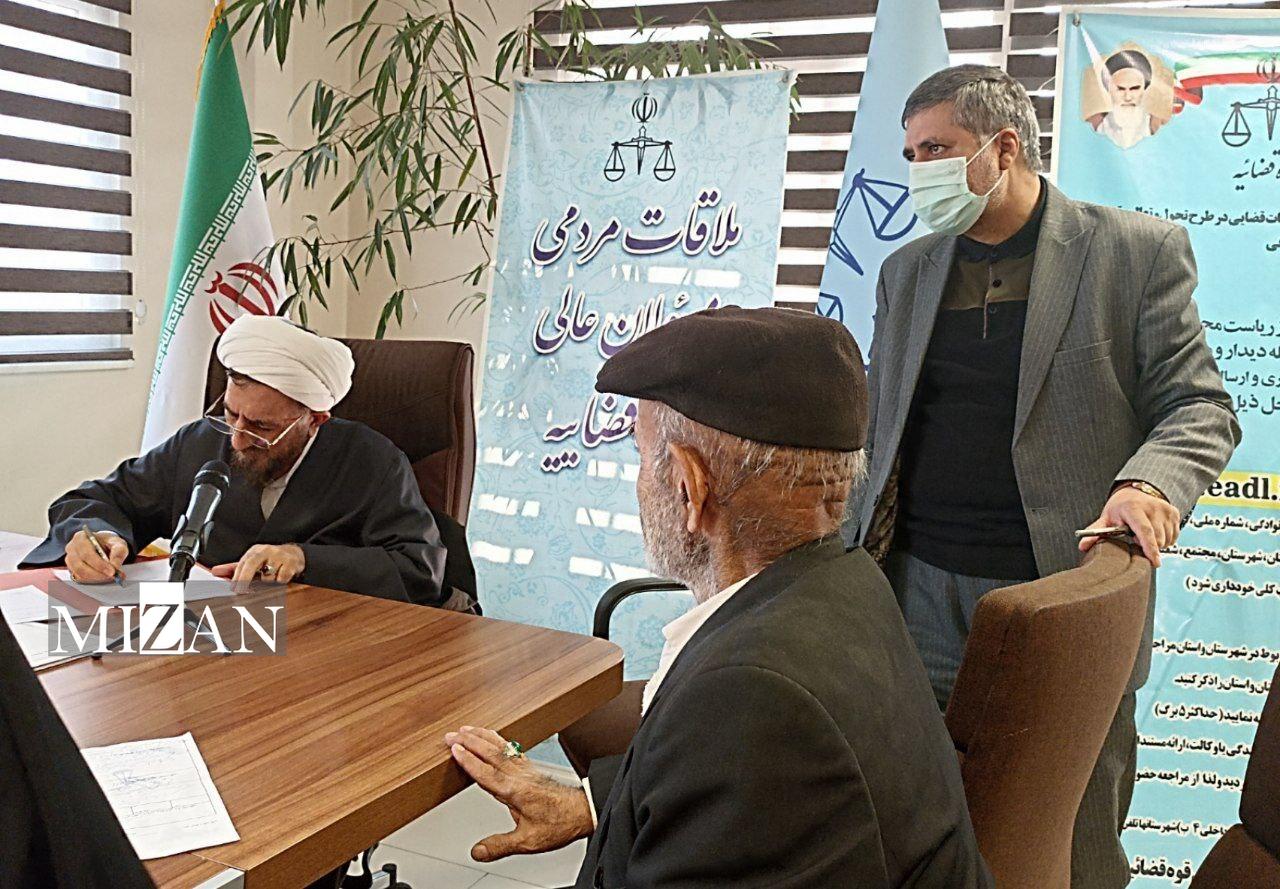 معاون قضایی قوه قضاییه به مشکلات ۱۷ مراجعه کننده در مرکز ارتباطات مردمی قوه قضاییه رسیدگی کرد