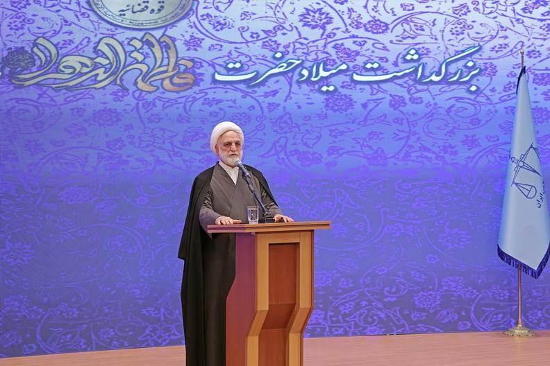 دیدار رئیس دیوان عالی عمان با رئیس قوه قضاییه/ بخشنامه رئیس قوه قضاییه باتوجه به تعطیلات اخیر/ اجرای حکم اعدام آزارگر زنان تهرانی