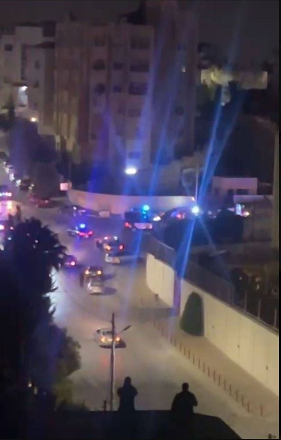 تیراندازی در نزدیکی سفارت رژیم صهیونیستی در اردن تیراندازی در نزدیکی سفارت رژیم صهیونیستی در اردن