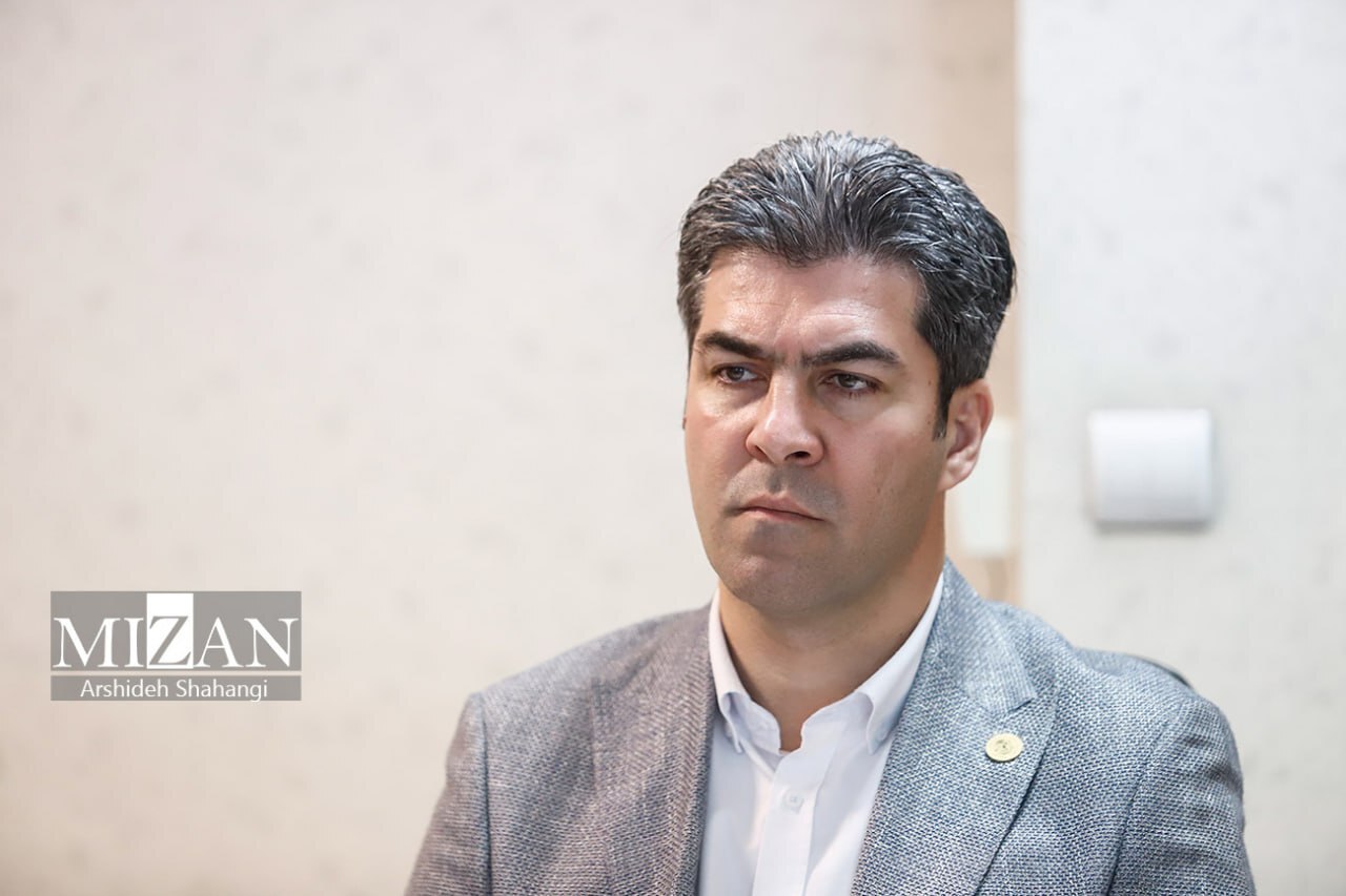 نشست تخصصی بررسی و آسیب شناسی «قانون الزام به ثبت رسمی اموال غیر منقول»