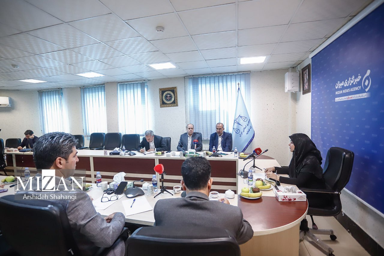 نشست تخصصی بررسی و آسیب شناسی «قانون الزام به ثبت رسمی اموال غیر منقول»