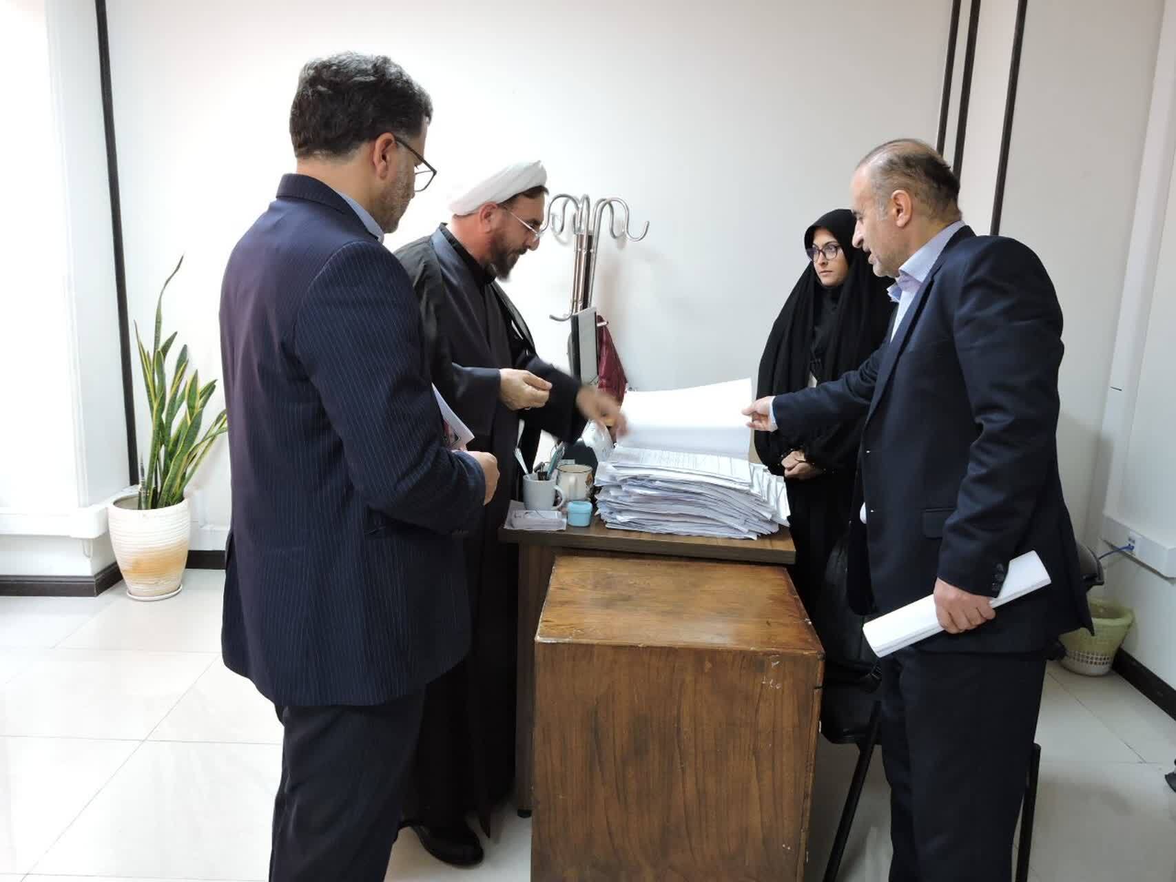 معاون قضایی قوه قضاییه از ادارات کل تصفیه امور ورشکستگی و عفو و بخشودگی بازدید کرد معاون قضایی قوه قضاییه از ادارات کل تصفیه امور ورشکستگی و عفو و بخشودگی بازدید کرد