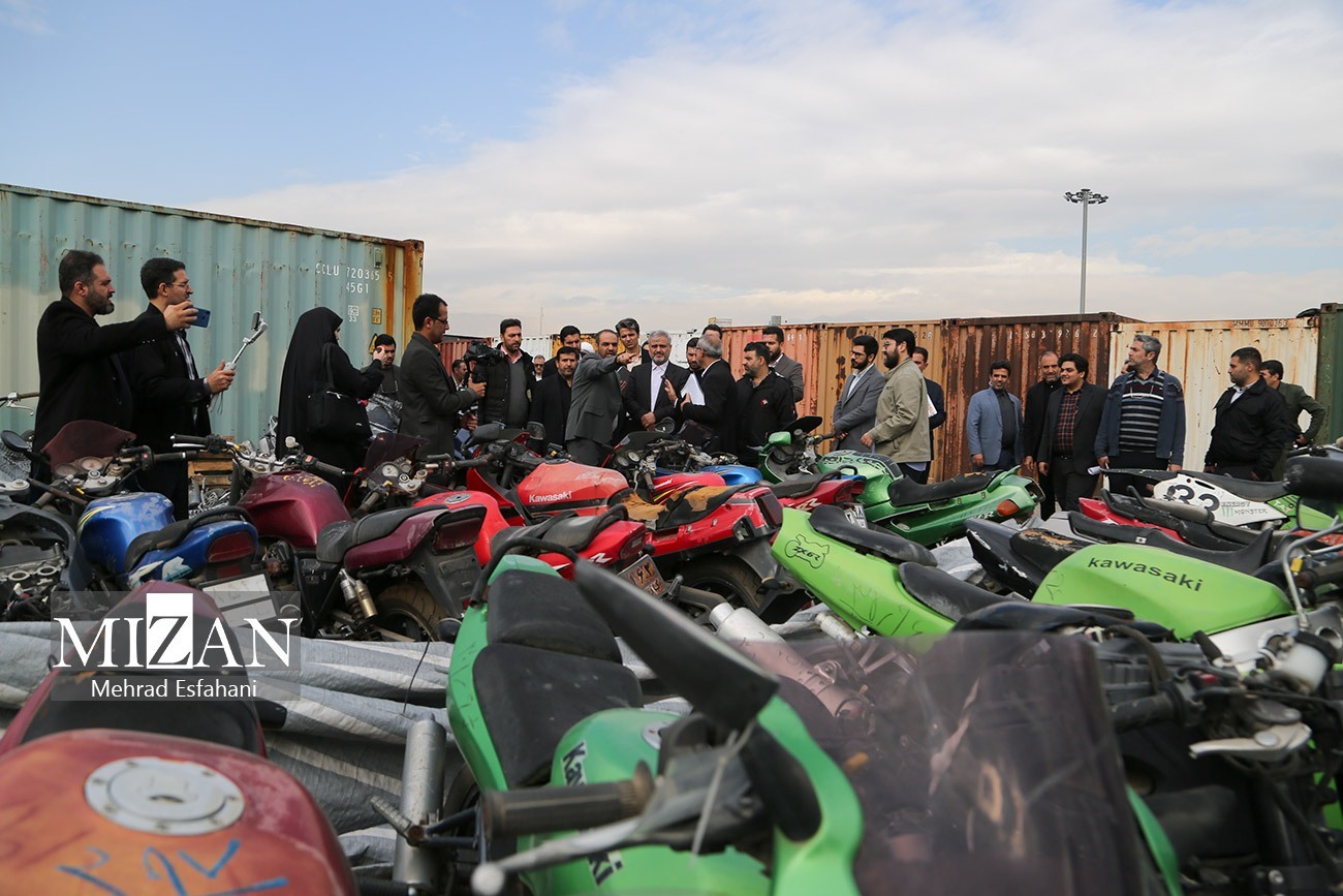 رئیس کل دادگستری استان تهران: دستور انهدام ۱۱ هزار و ۳۱۹ ردیف کالا صادر شد/ تعیین تکلیف ۸۳ هزار و ۷۱۹ دستگاه وسیله نقلیه توقیفی