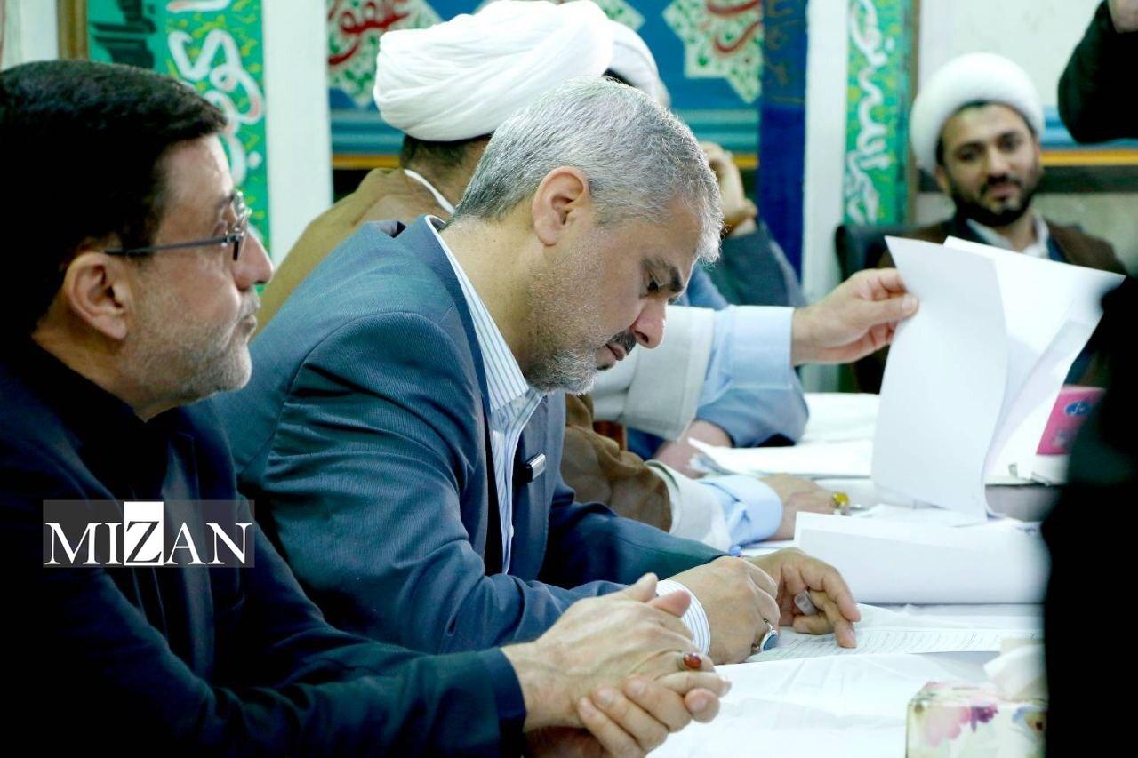 رئیس کل دادگستری استان تهران از زندان تهران بزرگ بازدید کرد/ اعطای مرخصی به ۷ هزار و ۱۱۳ نفر از زندانیان واجد شرایط به مناسبت عید سعید فطر/ ۵۵ مددجو آزاد شدند رئیس کل دادگستری استان تهران از زندان تهران بزرگ بازدید کرد/ اعطای مرخصی به ۷ هزار و ۱۱۳ نفر از زندانیان واجد شرایط به مناسبت عید سعید فطر/ ۵۵ مددجو آزاد شدند