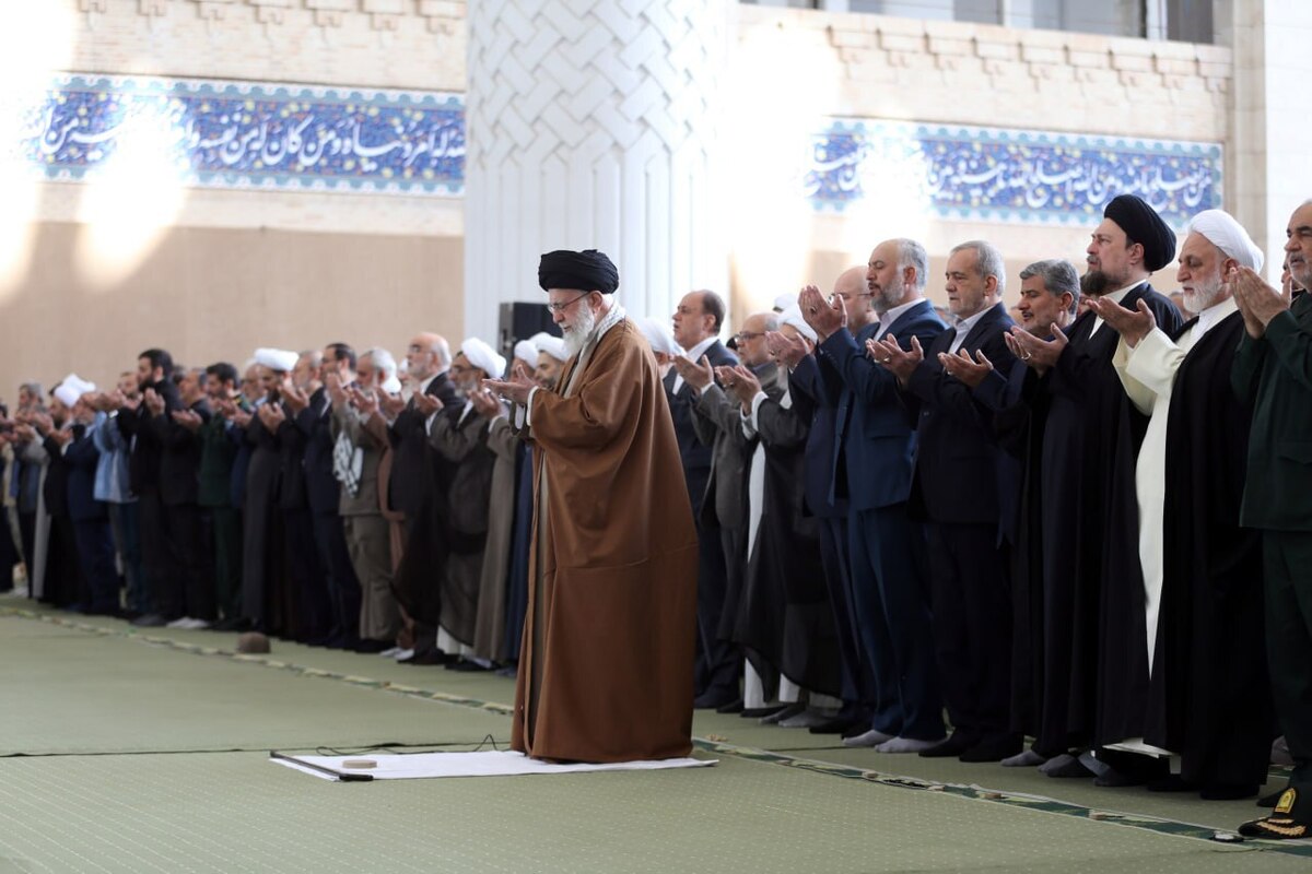 رهبر انقلاب: رژیم صهیونیستی باید از فلسطین ریشه‌کن بشود/ اگر شرارتی صورت بگیرد قطعا ضربه متقابل محکمی خواهند خورد