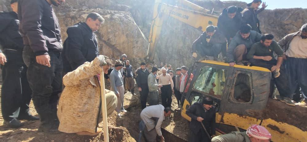 ریزش معدن سنگ آهن در مهاباد؛ عملیات رهاسازی پیکر جان‌باخته توسط امدادگران هلال‌احمر