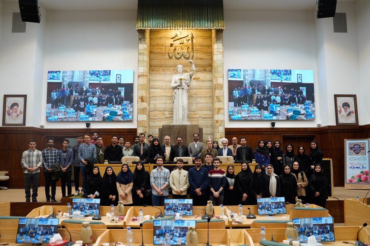 نخستین برنامه تحولی دیوان عالی کشور در سال ۱۴۰۴ عملیاتی شد/ حضور اساتید و دانشجویان رشته حقوق در اولین جلسه هیئت عمومی/ رای وحدت رویه دیوان عالی کشور در مورد نحوه تصدیق مطالبات ارزی بستانکاران و محاسبه آن