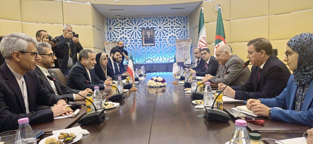 وزیر امور خارجه با همتای الجزایری دیدار کرد