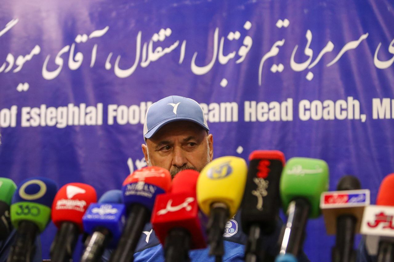 بوژوویچ: فصل که تمام شد هرچه خواستید به من بگویید/ با آرزوی سرمربیگری استقلال به ایران آمدم بوژوویچ: فصل که تمام شد هرچه خواستید به من بگویید/ با آرزوی سرمربیگری استقلال به ایران آمدم