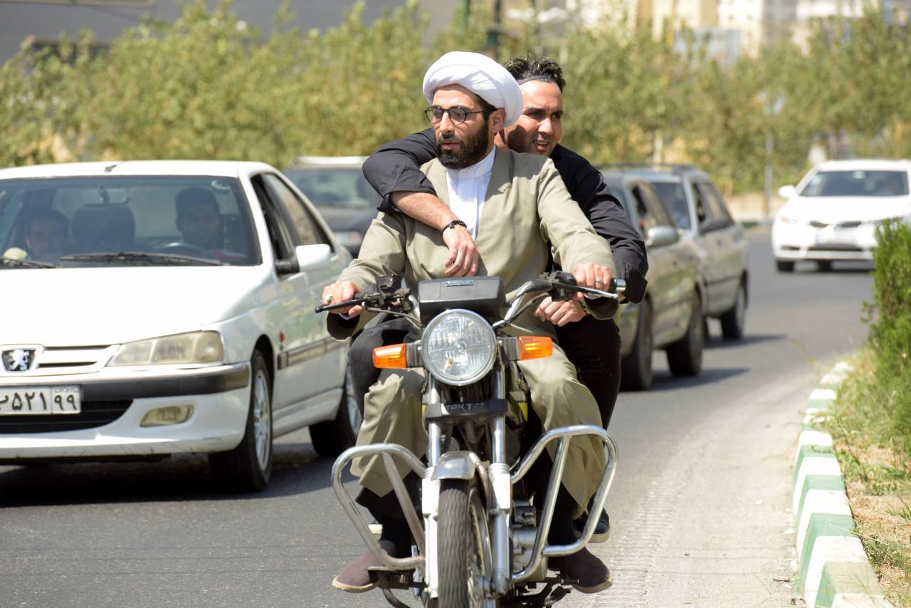 ثبت قرارداد اکران ساخته حسین تبریزی/ «سلام علیکم حاج آقا» از ۱۷ اردیبهشتماه روی پرده میرود ثبت قرارداد اکران ساخته حسین تبریزی/ «سلام علیکم حاج آقا» از ۱۷ اردیبهشتماه روی پرده میرود