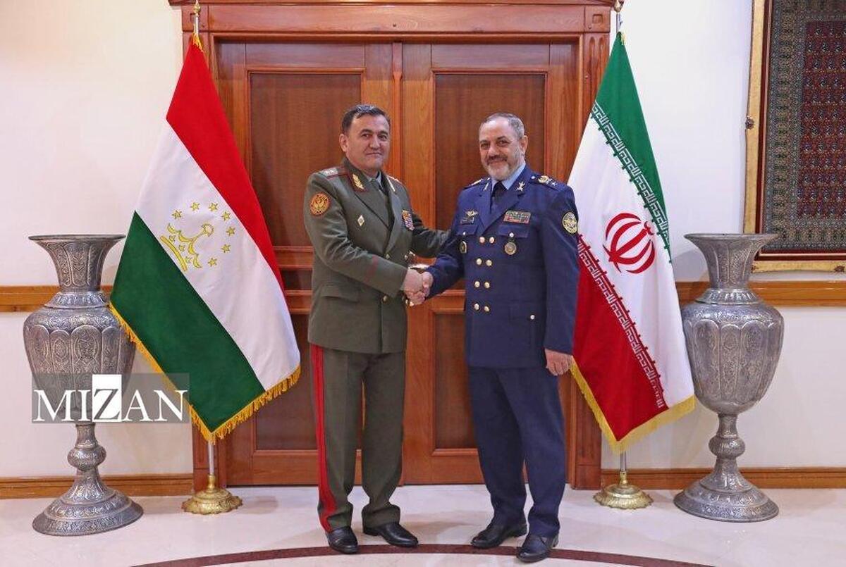 تأکید وزرای دفاع ایران و تاجیکستان بر توسعه مناسبات دفاعی و همکاری در جهت مبارزه با تروریسم و ارتقای امنیت منطقه