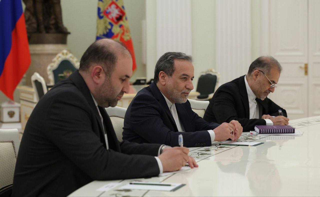 سفر عراقچی به روسیه/ وزیر امور خارجه: سفر برای ارائه پیام مکتوب مقام معظم رهبری به رئیسجمهور روسیه برنامهریزی شده بود سفر عراقچی به روسیه/ وزیر امور خارجه: سفر برای ارائه پیام مکتوب مقام معظم رهبری به رئیسجمهور روسیه برنامهریزی شده بود