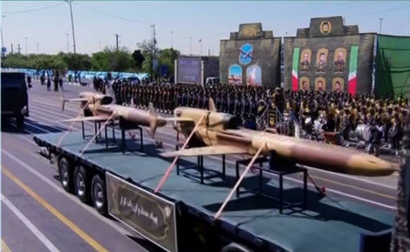 رژه بزرگ روز ارتش با حضور رئیسجمهور آغاز شد رژه بزرگ روز ارتش با حضور رئیسجمهور آغاز شد