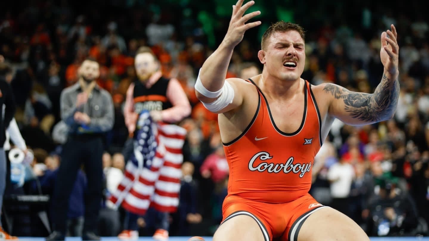 شوکه شدن اهالی کشتی آمریکا/ شکست قهرمان المپیک مقابل چشمان ترامپ