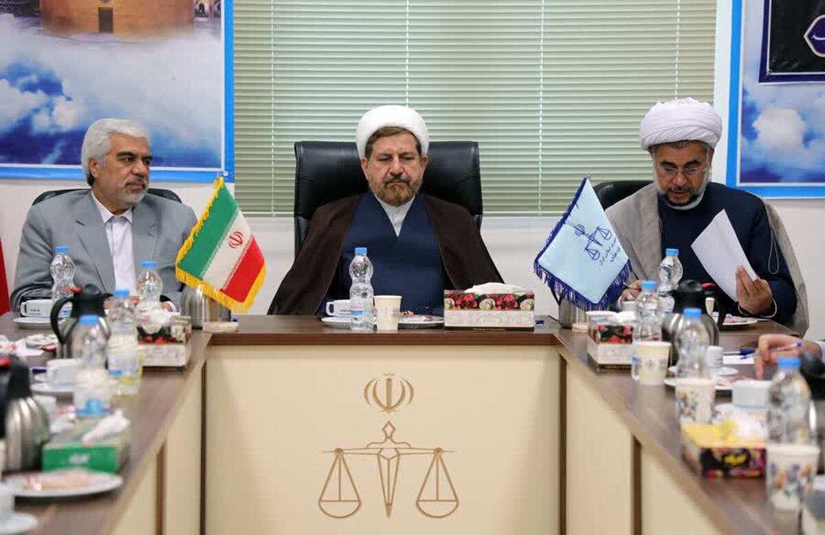 رئیس کل دادگستری خراسان رضوی: مدیران حوزه‌های قضایی باید نسبت به فعال‌تر کردن ستاد اقتصاد مقاومتی اقدامات جدی انجام دهند