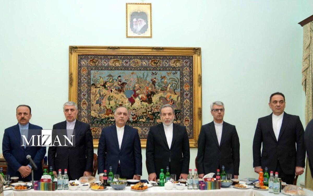 دیدار نوروزی عراقچی با کارکنان سفارت ایران در ارمنستان