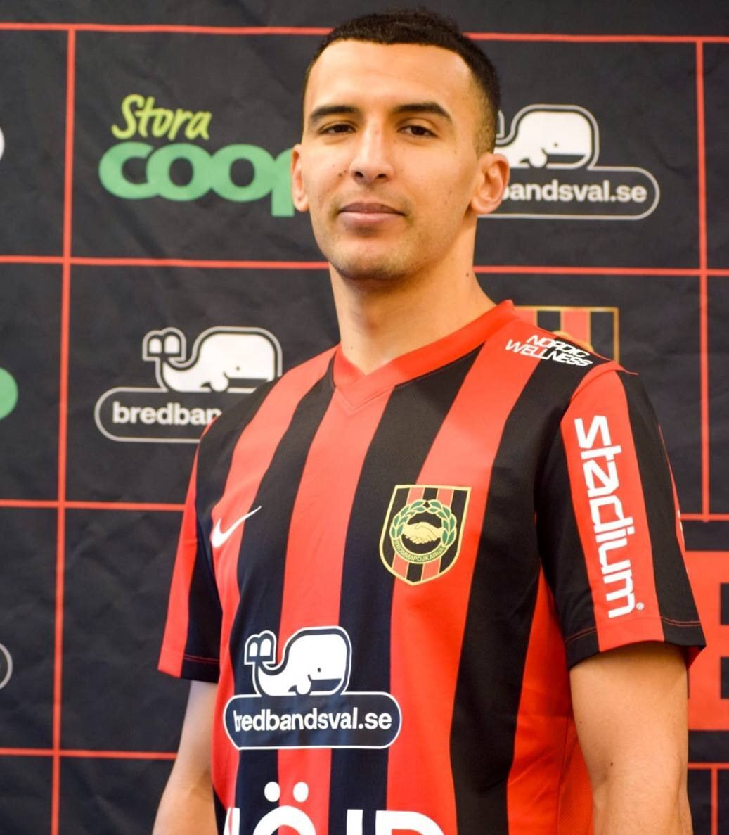 مهاجم جنجالی پرسپولیس بعد از یک سال تیم گرفت