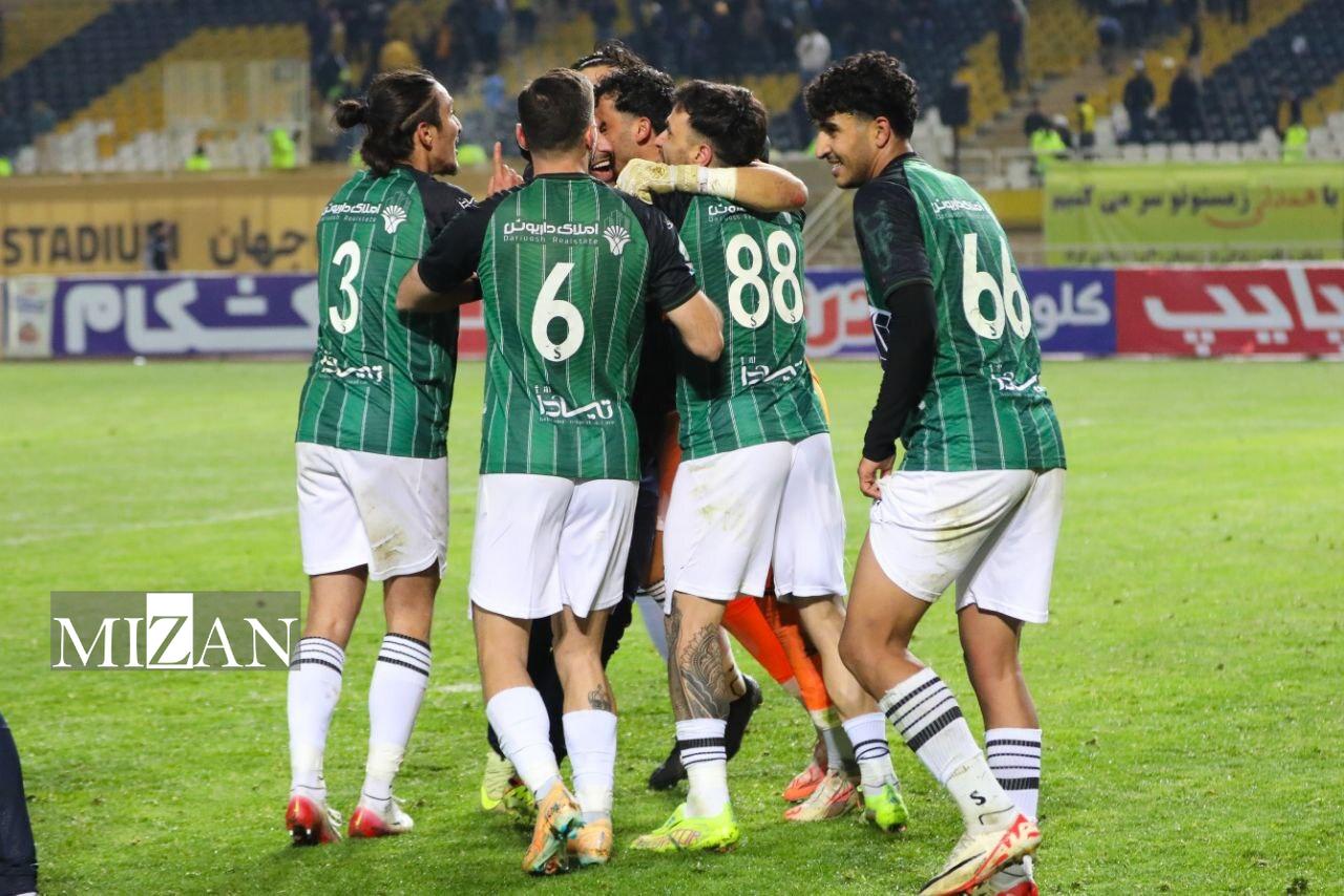 شبی که نسل تازه خیبر تاریخساز شد/ از پایان سلطه سپاهانیها تا یورش جوانان کم نامنشان شبی که نسل تازه خیبر تاریخساز شد/ از پایان سلطه سپاهانیها تا یورش جوانان کم نامنشان