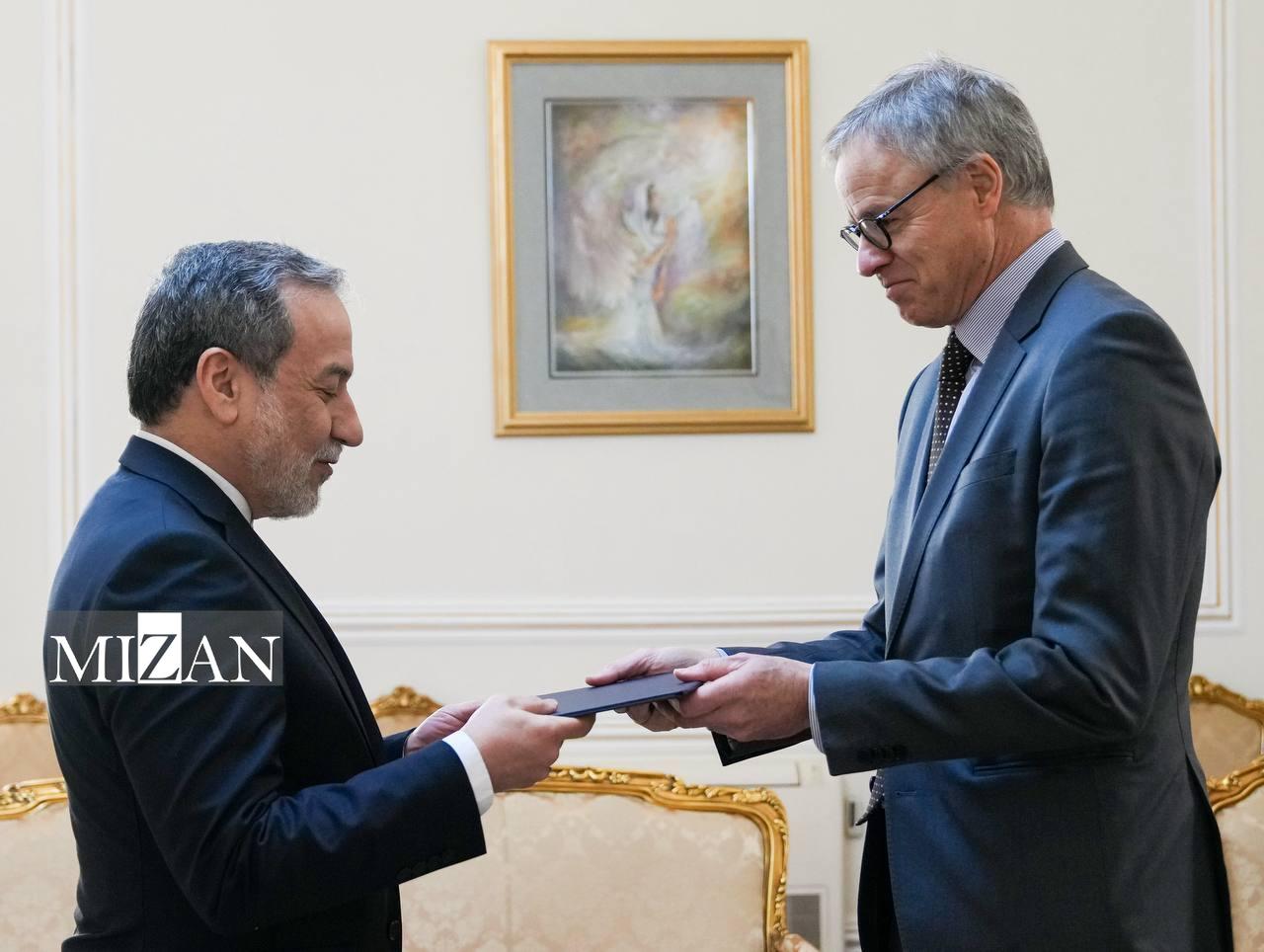 دیدار سفرای جدید لبنان، آلمان و قرقیزستان با عراقچی دیدار سفرای جدید لبنان، آلمان و قرقیزستان با عراقچی