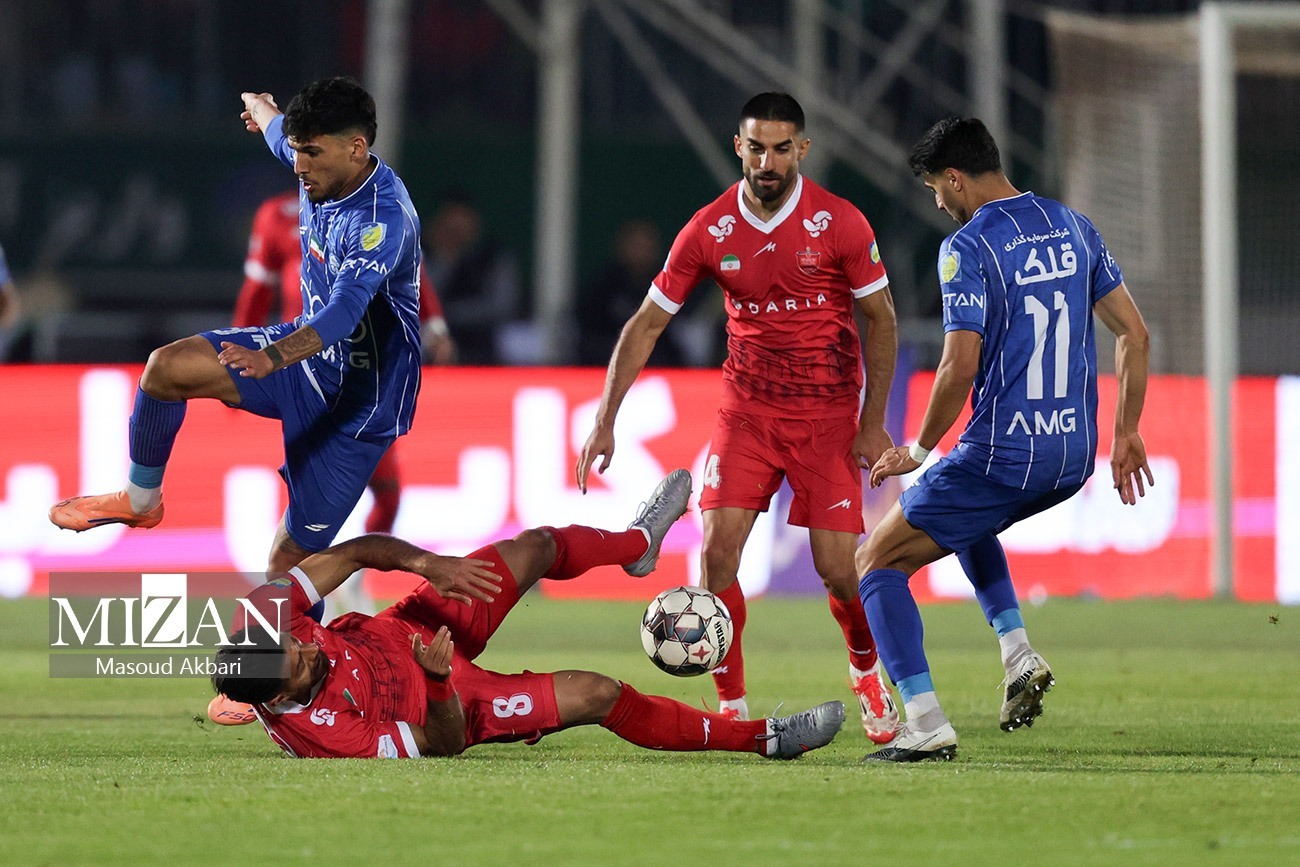 قفل عجیب بر نقل‌وانتقالات پرسپولیس / پرونده ستاره خارجی استقلال روی میز اوسمار 2