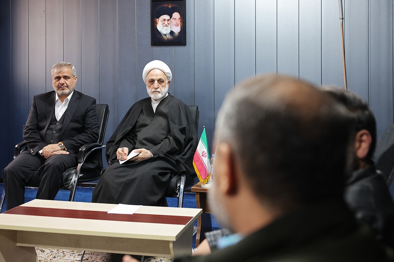 بازدید رئیس قوه قضاییه از یکی دیگر از ندامتگاههای محل نگهداری و بازداشت عناصر و متهمین اغتشاشات اخیر/ گفتگوی رئیس قوه قضاییه با برخی از متهمین / از تیرانداز نازیآباد تا زنی که به نتانیاهو پیام مستقیم داده بود بازدید رئیس قوه قضاییه از یکی دیگر از ندامتگاههای محل نگهداری و بازداشت عناصر و متهمین اغتشاشات اخیر/ گفتگوی رئیس قوه قضاییه با برخی از متهمین / از تیرانداز نازیآباد تا زنی که به نتانیاهو پیام مستقیم داده بود