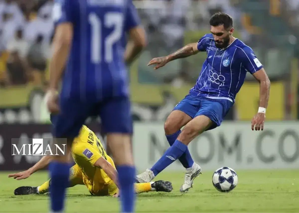 مدافع پرحاشیه و مغضوب همچنان تیم ندارد؛ فولاد هم کنسل شد