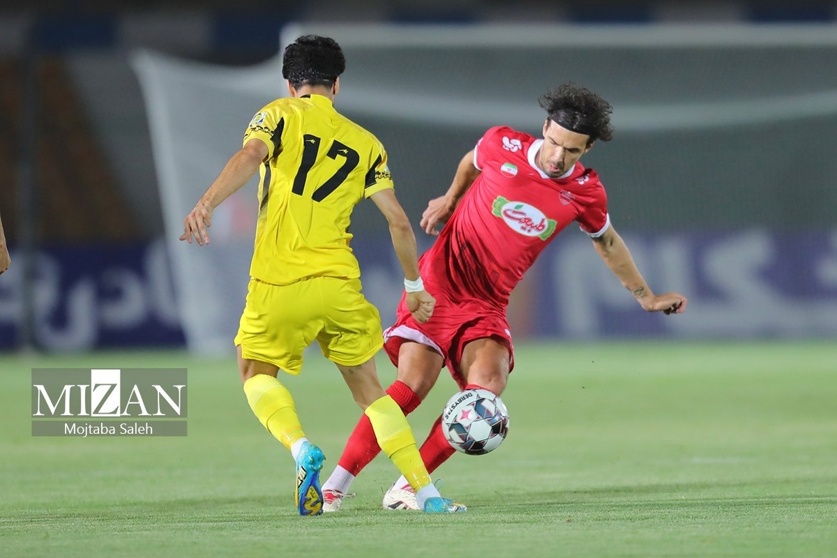 فجرسپاسی - پرسپولیس؛ رونمایی از چهره جدید تیم اوسمار در نیم‌فصل دوم / قربانی باز هم یقه سرخ‌ها را می‌گیرد؟