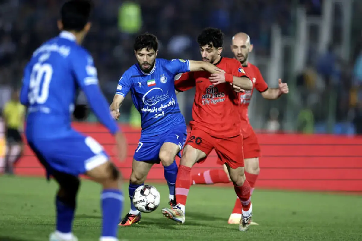 دیدار استقلال و تراکتور یک ربع تاخیر خواهد داشت