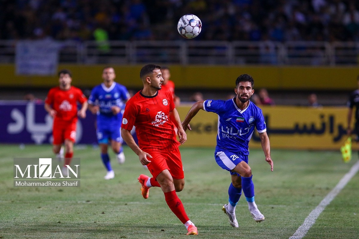 تساوی استقلال و تراکتور در نیمه نخست