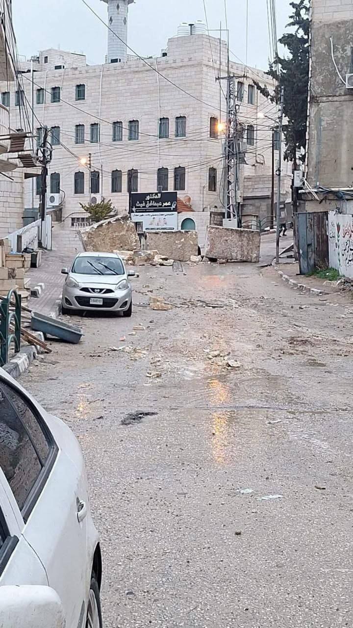 تجاوز گسترده رژیم صهیونیستی به الخلیل؛ کارزار بازداشت و منع رفت‌وآمد اجرا شد