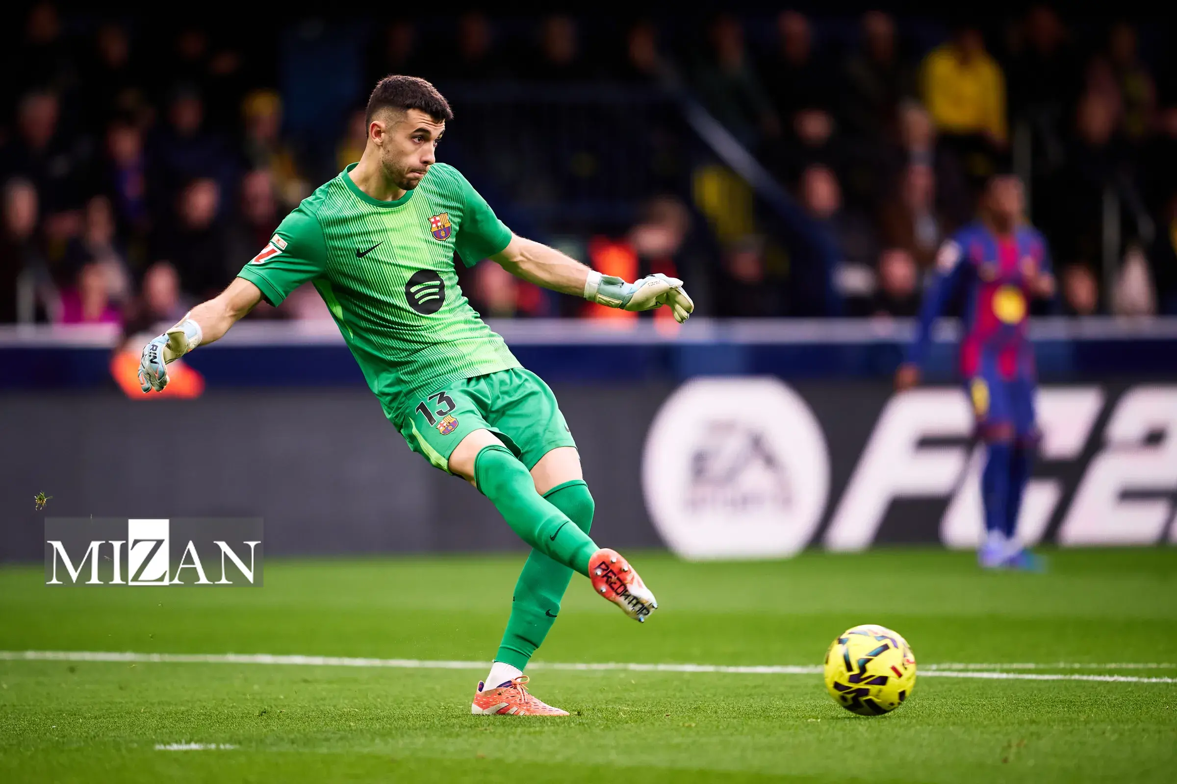 دروازه‌بان بارسلونا در آتش خشم و انتقام هواداران اسپانیول می‌سوزد/ فحش و توهین در انتظار گارسیا؛ کله خوک تکرار خواهد شد؟