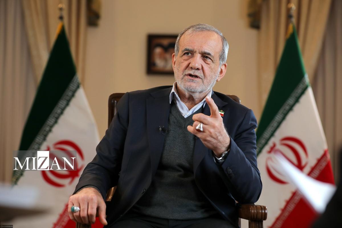 رئیس‌ جمهور: برای تأمین معیشت مردم برنامه ۲۰بندی داریم/ ما در یک جنگ تمام‌عیار با آمریکا و اسرائیل و اروپا هستیم