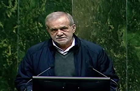 رئیس‌جمهور در صحن علنی مجلس: می‌گویند حقوق را زیاد کنید، اما یکی به من بگوید پولش را از کجا بیاورم که بدهم