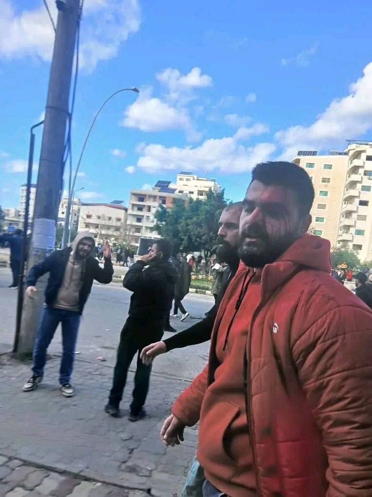 اعتراضات در مناطق مختلف سوریه؛ معترضان هدف حمله عناصر جولانی قرار گرفتند