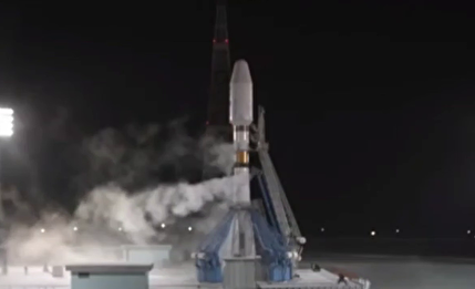 نخستین تصاویر از سکوی پرتاب ۳ ماهواره ایرانی به فضا از پایگاه فضایی وستوچنی روسیه