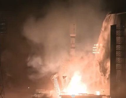 لحظه پرتاب ۳ ماهواره ایرانی به فضا