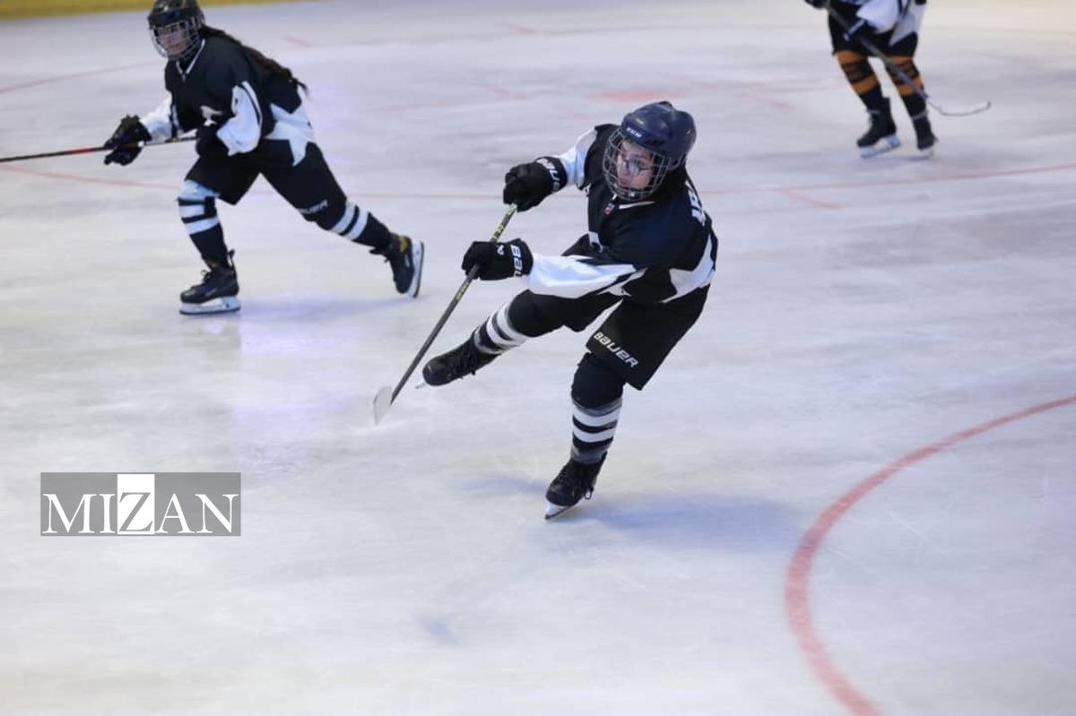 بازیکن تیم ملی زیر ۱۸ سال هاکی روی یخ بانوان: آماده تاریخ‌سازی در مسابقات جهانی هستیم/ با اتحاد و همدلی برای مدال می‌جنگیم