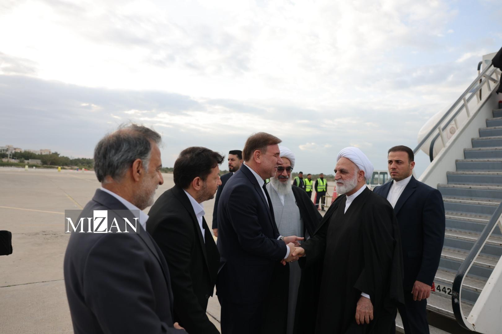 رئیس قوه قضاییه:دشمن پس از شکست در فتنه اخیر، به عملیات روانی گسترده، شایعه‌پراکنی و قلب واقعیت روی آورده است/ تعیین تکلیف پرونده‌های معوق، یک اصل اساسی و اولویت‌دار است