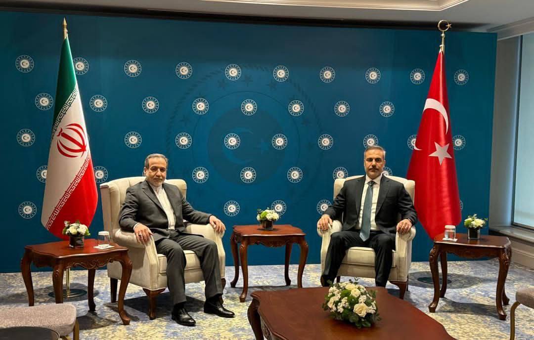 سفر وزیر امور خارجه به ترکیه/ عراقچی: اروپا رو به افول است سفر وزیر امور خارجه به ترکیه/ عراقچی: اروپا رو به افول است