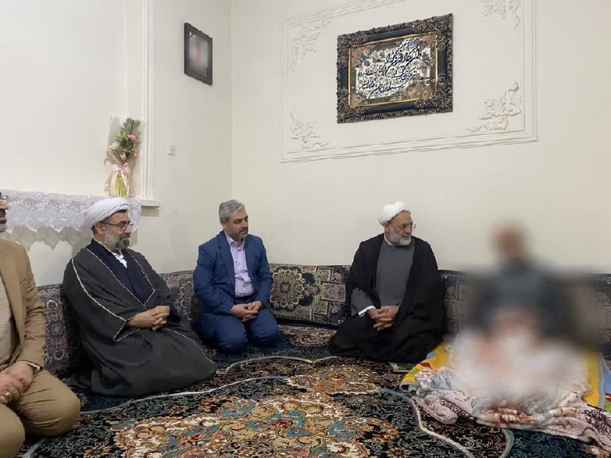 عیادت رئیس&zwnj;کل دادگستری استان سمنان از مجروح اغتشاشات اخیر در دامغان