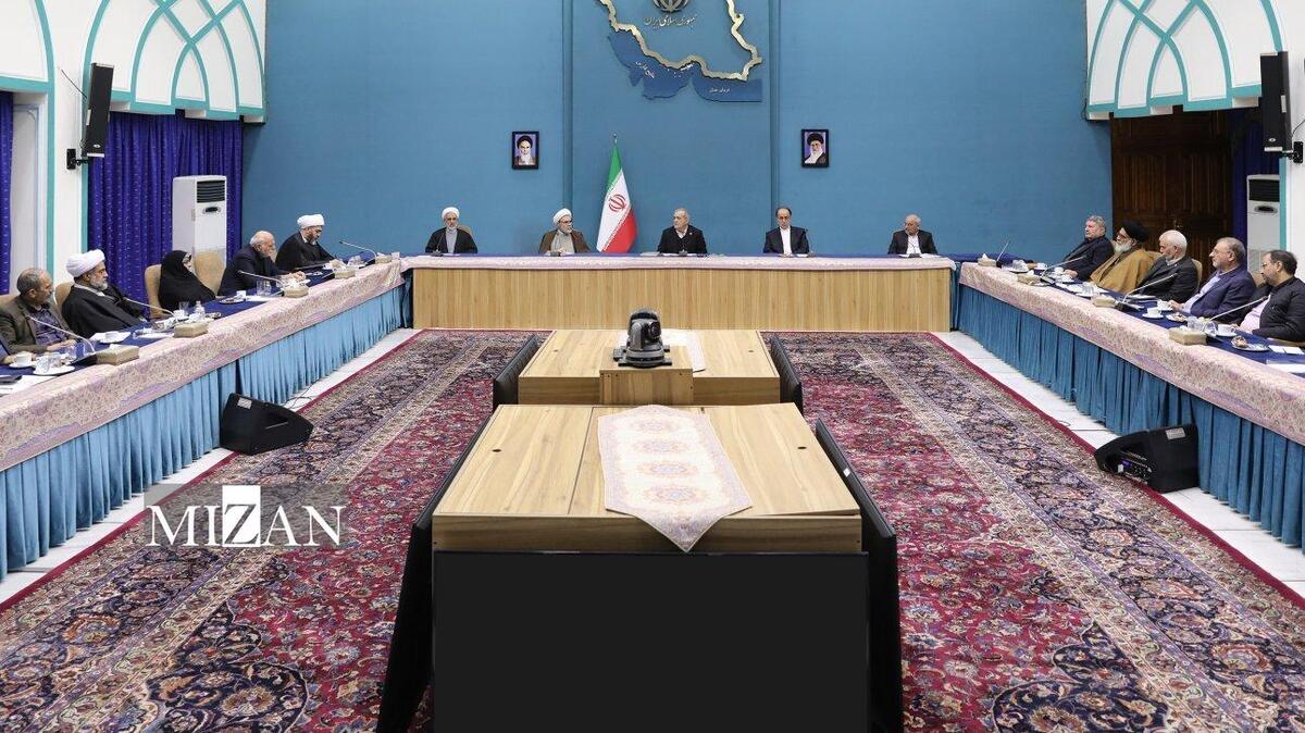 پزشکیان: ایام&zwnj;الله دهه فجر فرصتی مغتنم برای تجلی دوباره ارزش&zwnj;ها و بازگشت به آرمان&zwnj;های بلند انقلاب در جامعه است