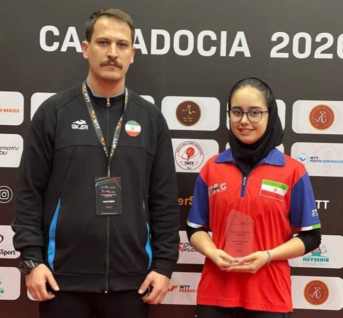 نقره تنیس روی&zwnj;میز کانتندر جوانان کاپادوکیا بر گردن دختر نوجوان&zwnj; ایرانی